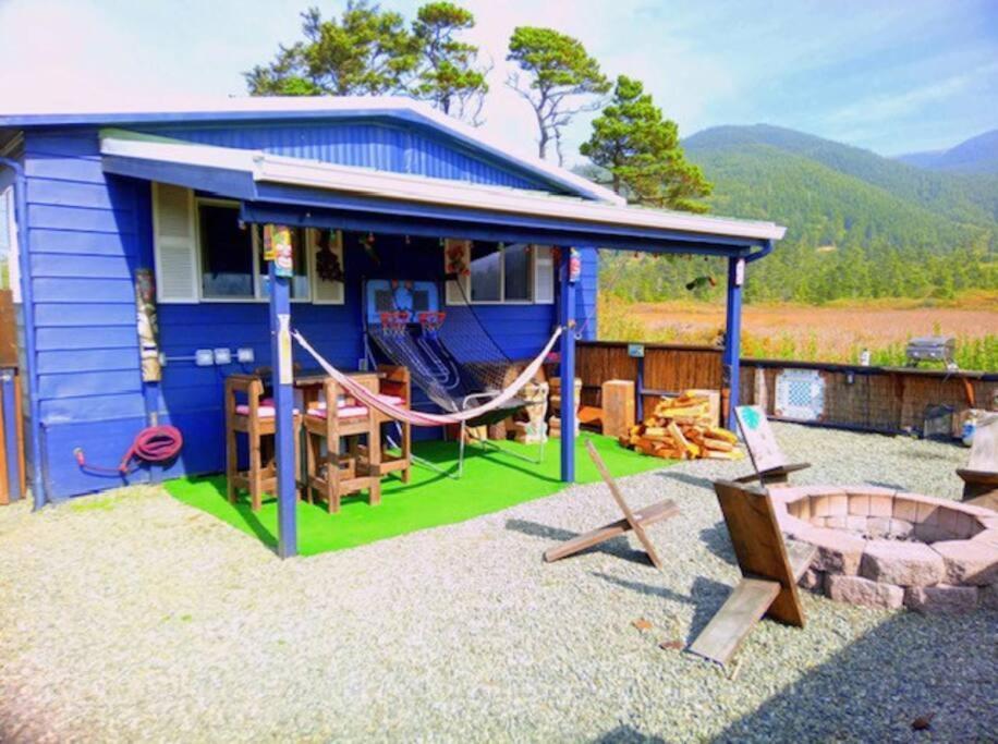 Tiki Escape W/ Amazing Mountain And Marsh Backdrop Villa Rockaway Beach Exterior photo