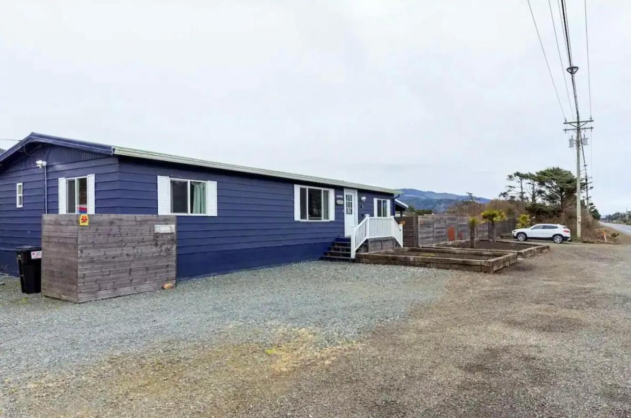 Tiki Escape W/ Amazing Mountain And Marsh Backdrop Villa Rockaway Beach Exterior photo