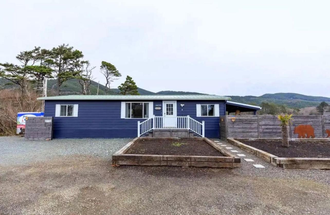 Tiki Escape W/ Amazing Mountain And Marsh Backdrop Villa Rockaway Beach Exterior photo