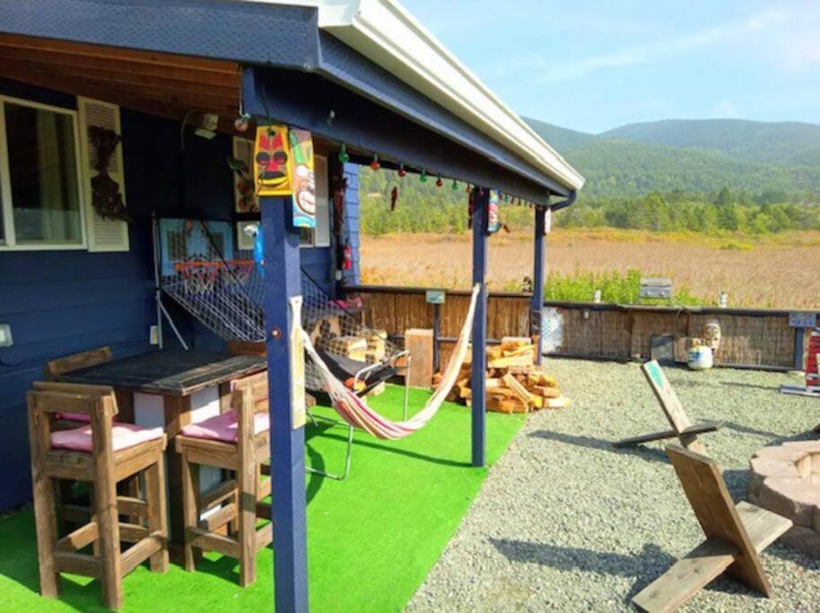 Tiki Escape W/ Amazing Mountain And Marsh Backdrop Villa Rockaway Beach Exterior photo
